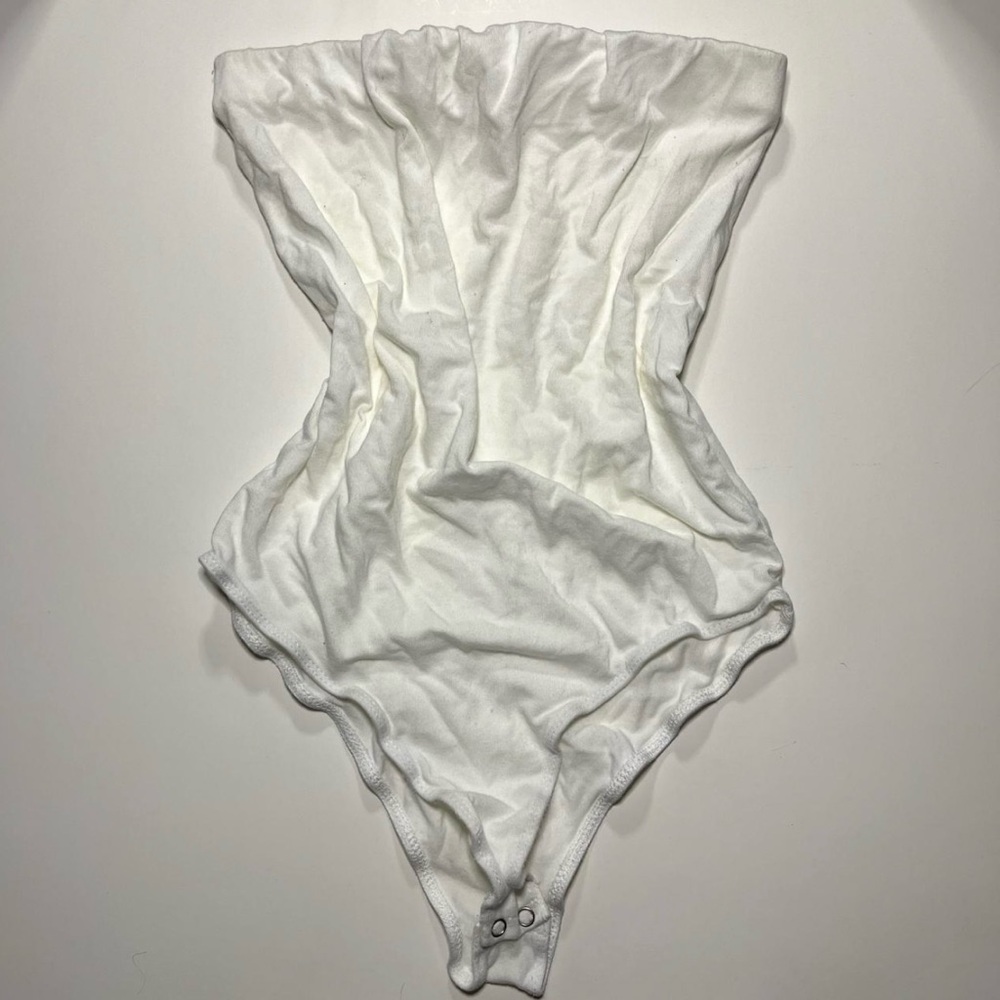 Whit cotton bodysuit
